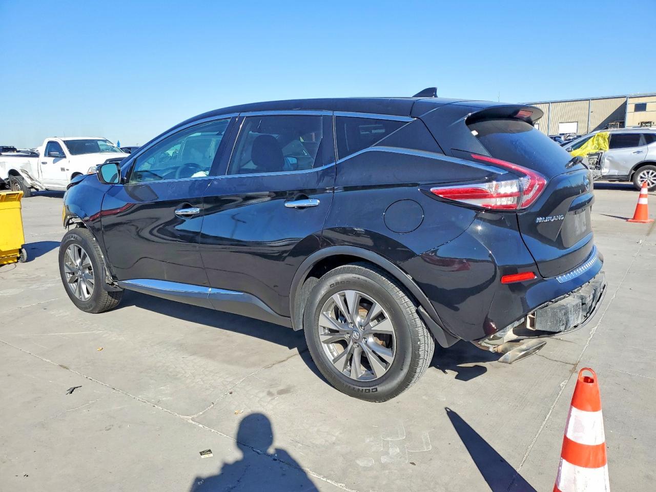 2018 NISSAN MURANO S photo 2