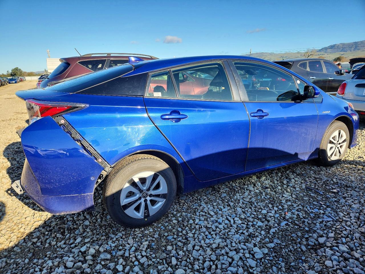 2017 TOYOTA PRIUS photo 3