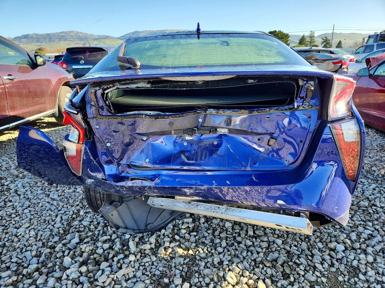 2017 TOYOTA PRIUS photo 6
