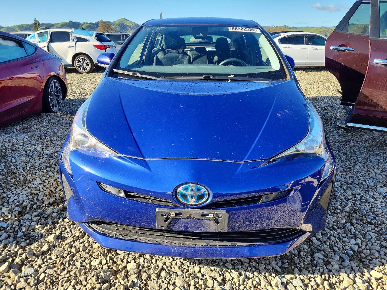 2017 TOYOTA PRIUS photo 5