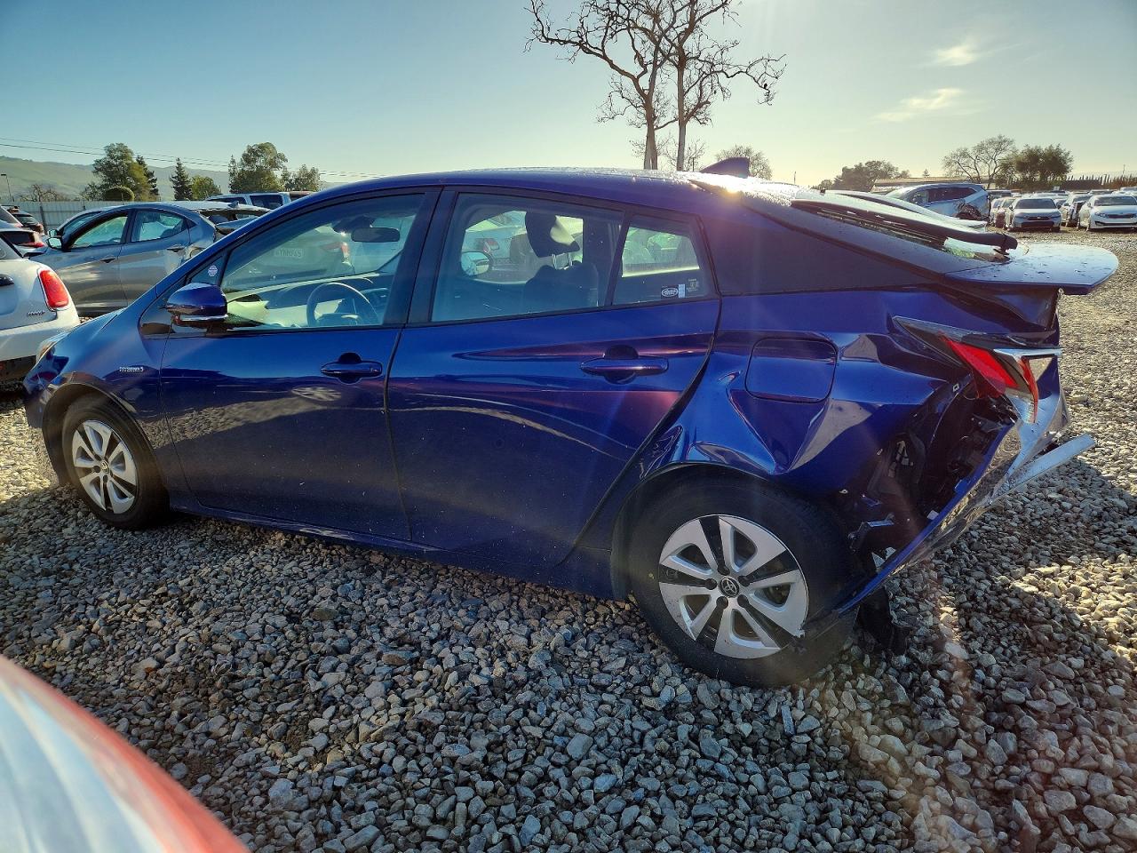 2017 TOYOTA PRIUS photo 2