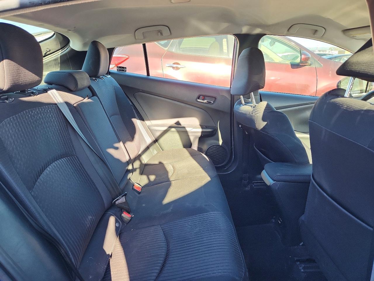 2017 TOYOTA PRIUS photo 10