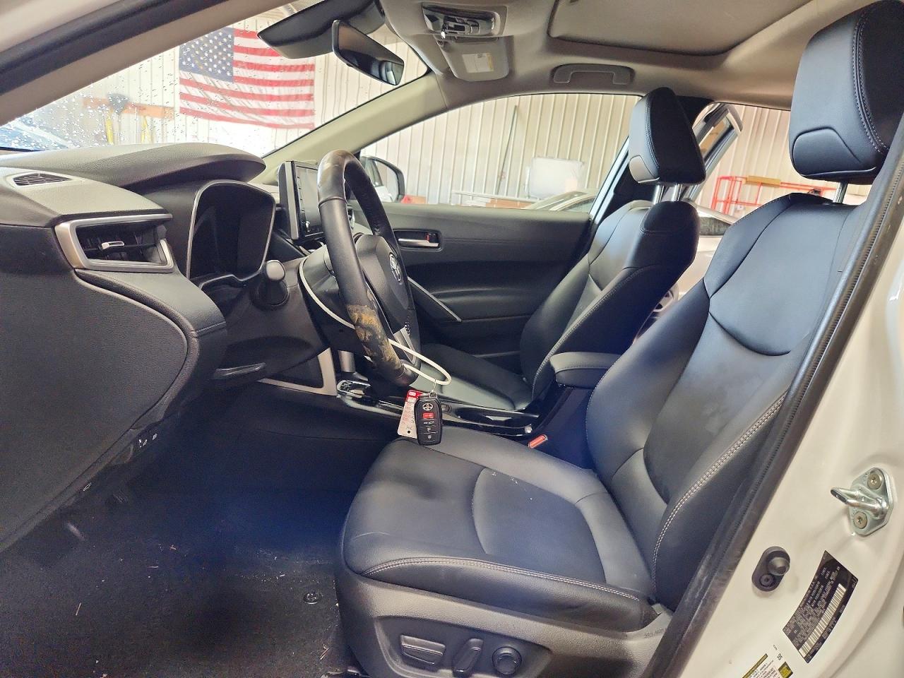2022 TOYOTA COROLLA CROSS XLE photo 7