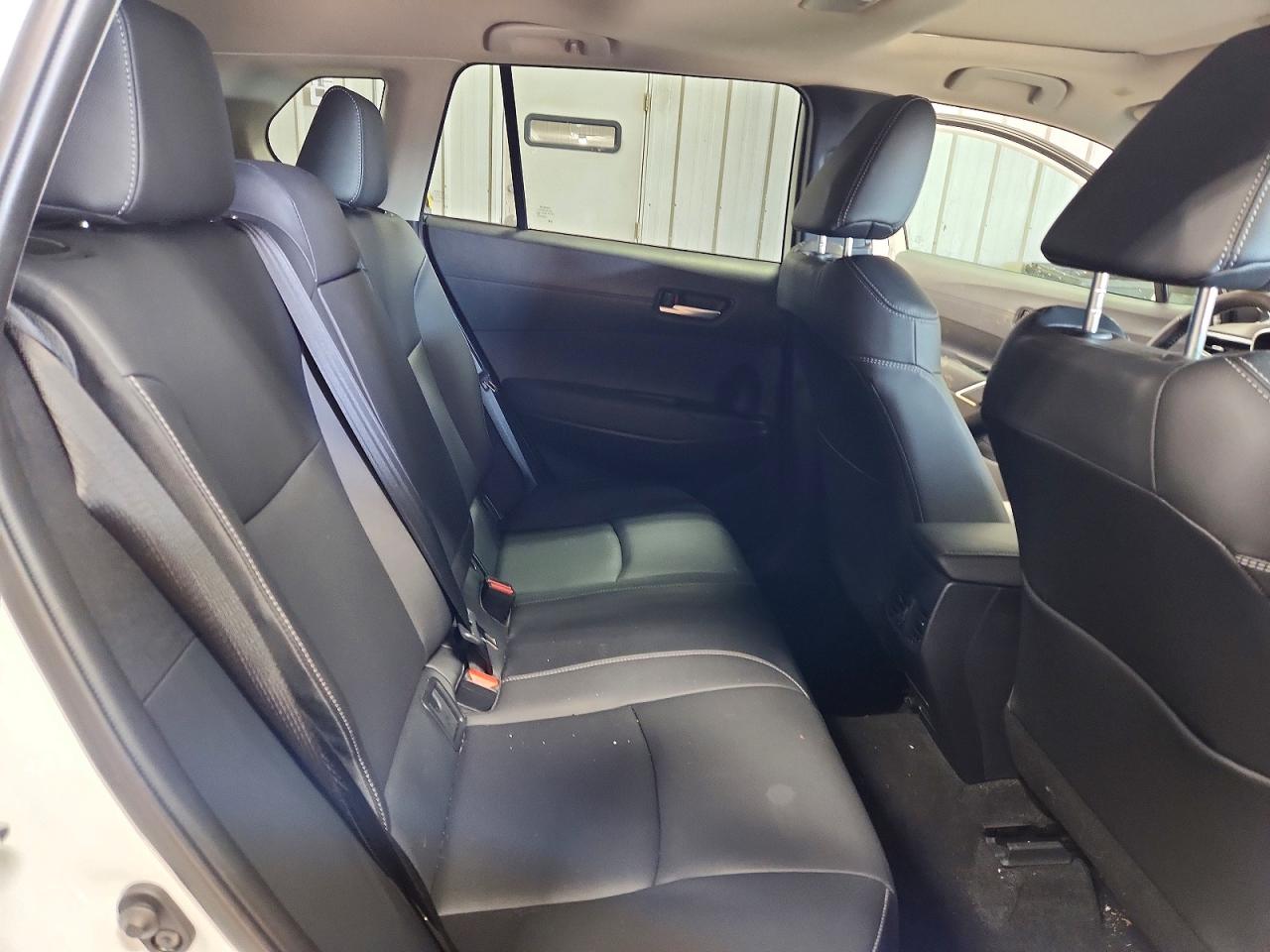 2022 TOYOTA COROLLA CROSS XLE photo 11