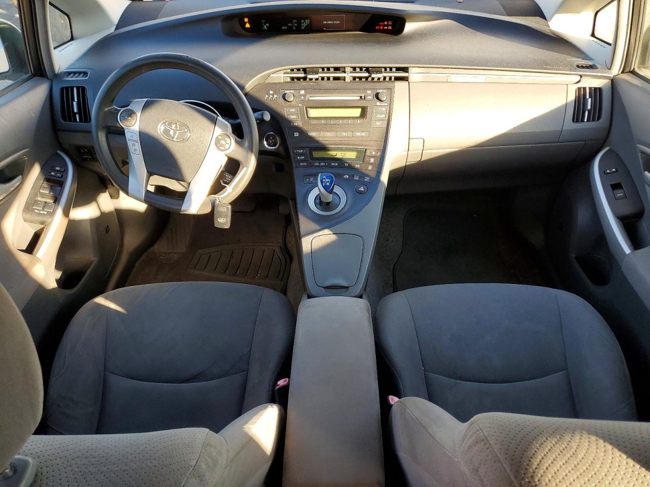 2010 TOYOTA PRIUS photo 8