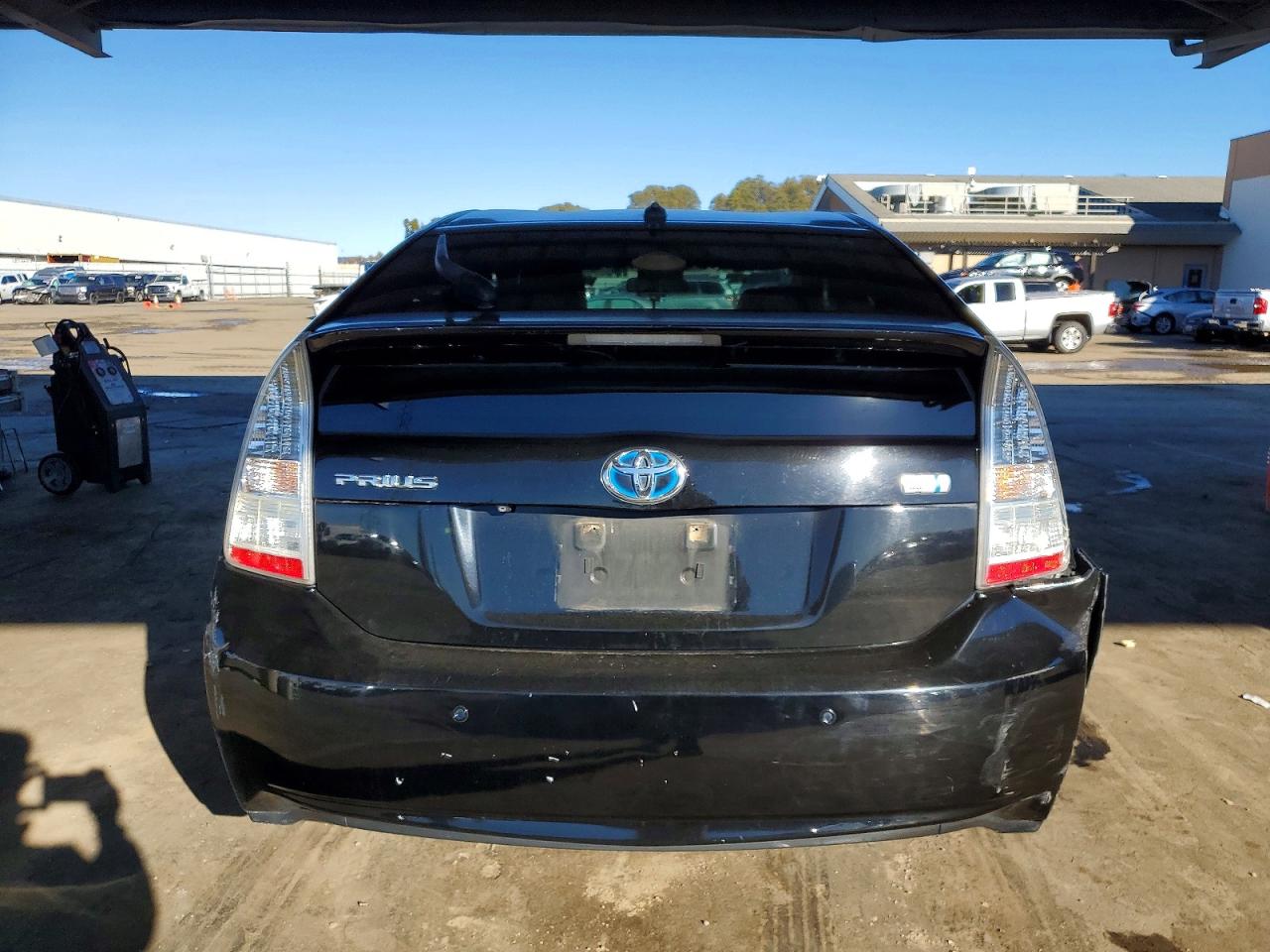 2010 TOYOTA PRIUS photo 6