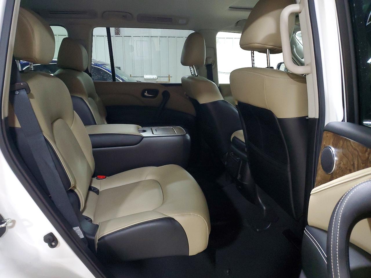 2021 INFINITI QX80 LUXE photo 11