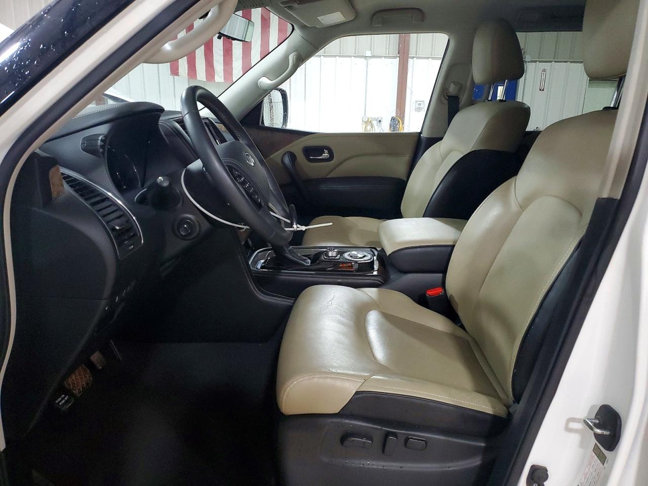 2021 INFINITI QX80 LUXE photo 7