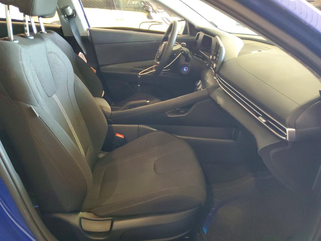 2024 HYUNDAI ELANTRA SE photo 13