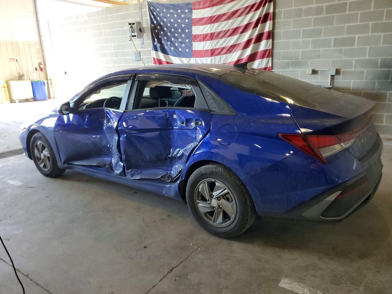 2024 HYUNDAI ELANTRA SE photo 3