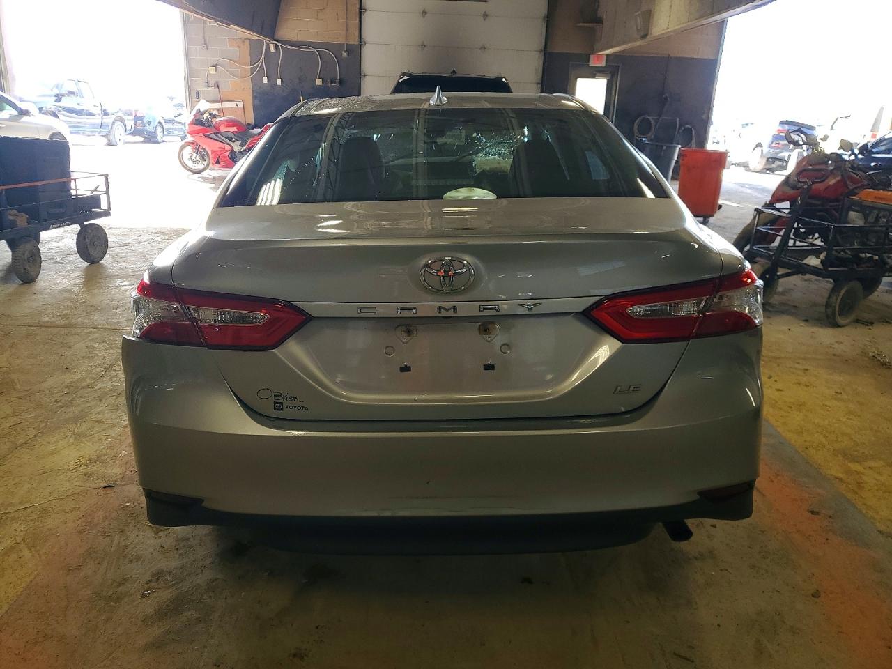 2019 TOYOTA CAMRY L photo 16