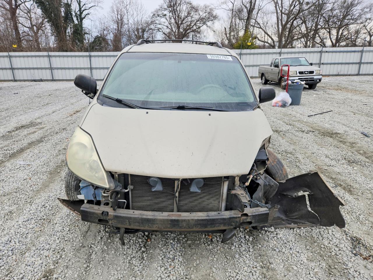 2006 TOYOTA SIENNA CE photo 9