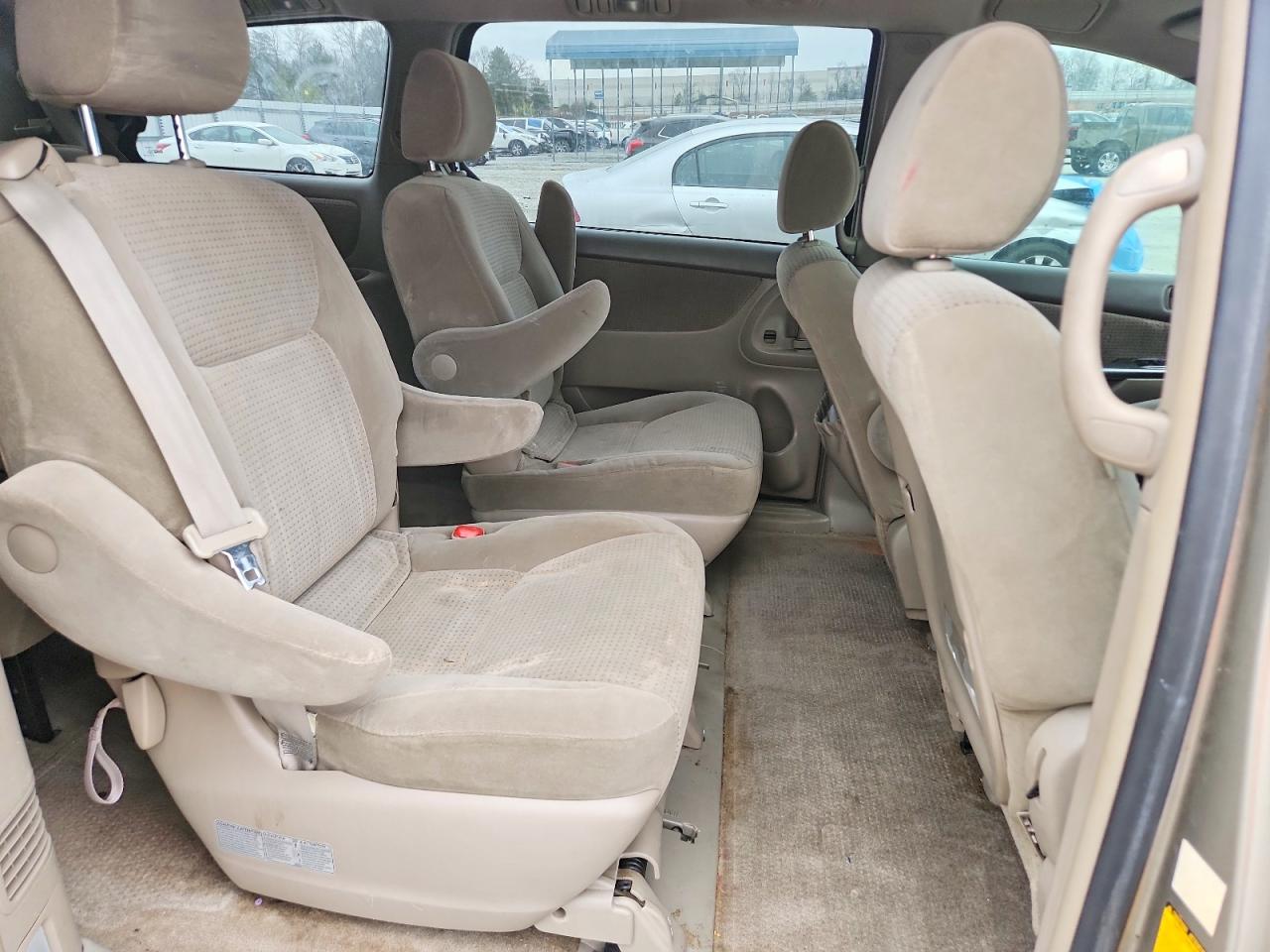 2006 TOYOTA SIENNA CE photo 21