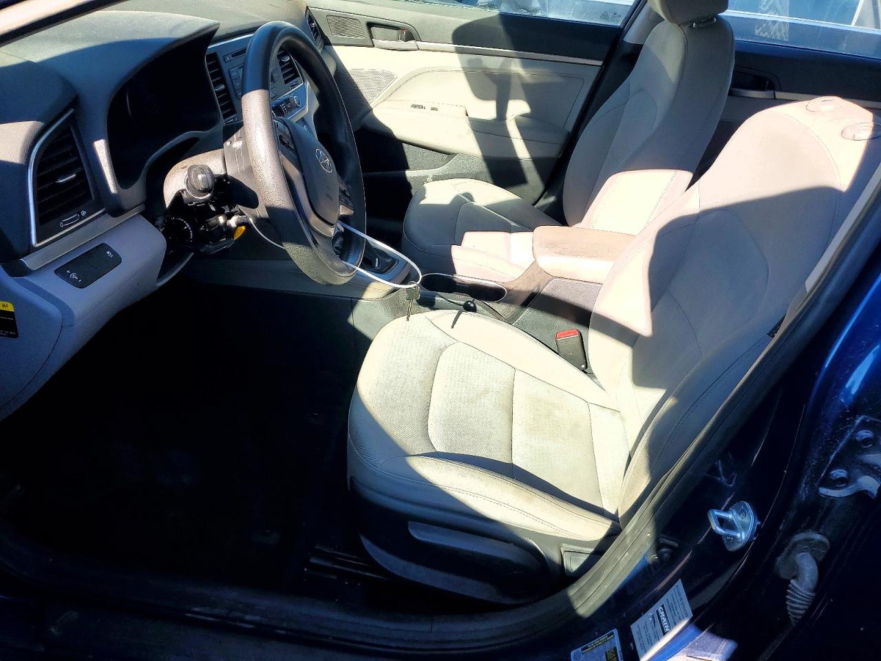 2017 HYUNDAI ELANTRA SE photo 7