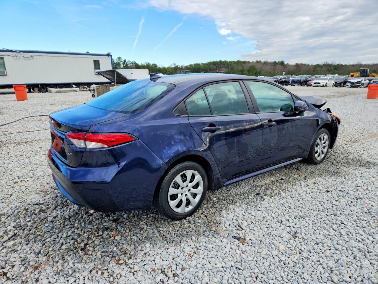 2022 TOYOTA COROLLA LE photo 3
