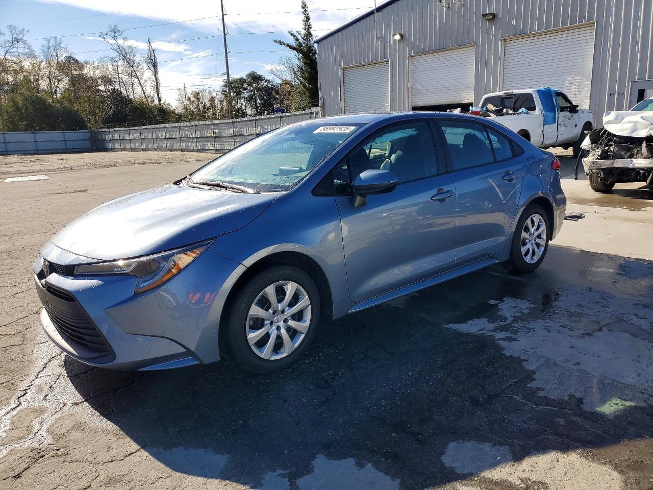 2023 TOYOTA COROLLA LE photo 2