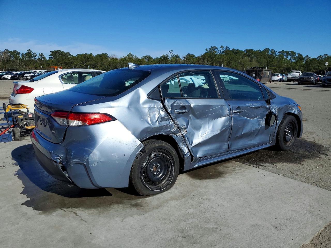 2023 TOYOTA COROLLA LE photo 5
