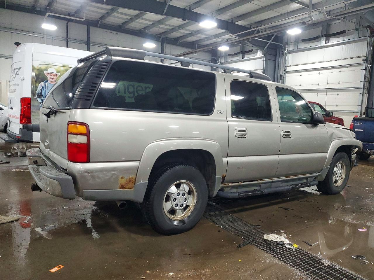 2002 CHEVROLET SUBURBAN K1500 photo 3