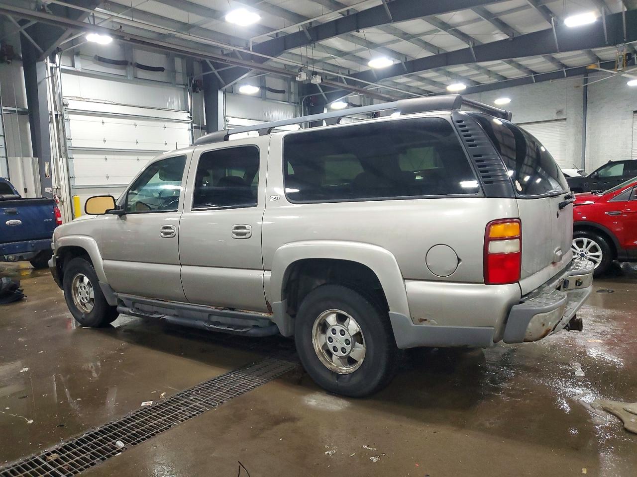 2002 CHEVROLET SUBURBAN K1500 photo 2