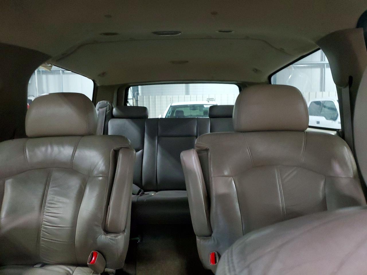 2002 CHEVROLET SUBURBAN K1500 photo 10