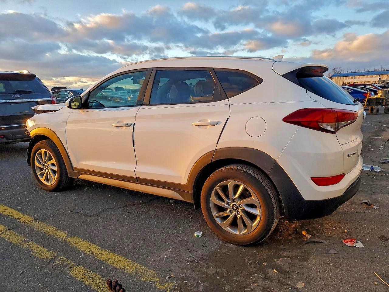 2018 HYUNDAI TUCSON SEL photo 3