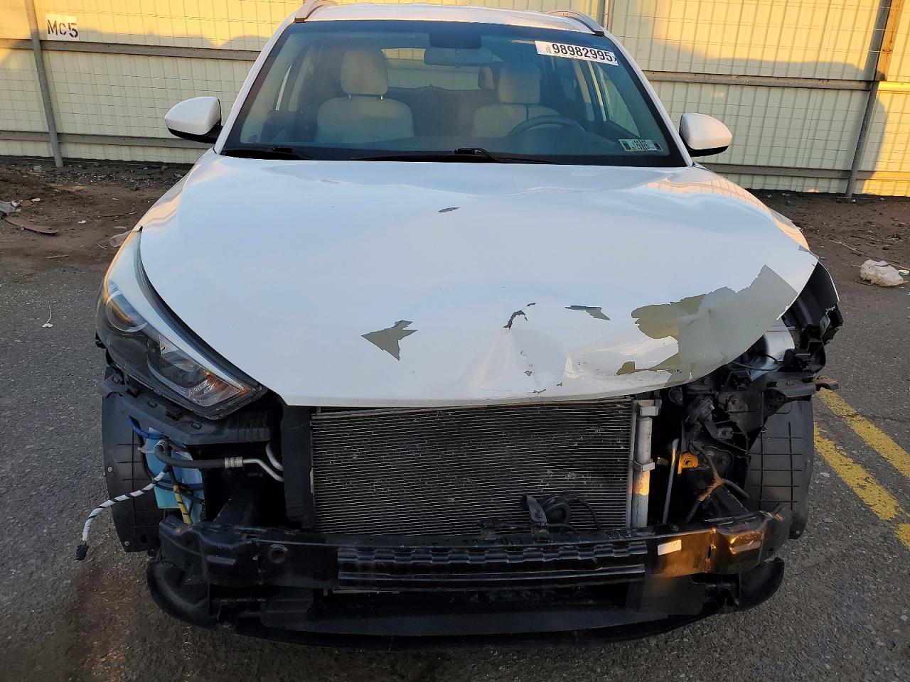 2018 HYUNDAI TUCSON SEL photo 9