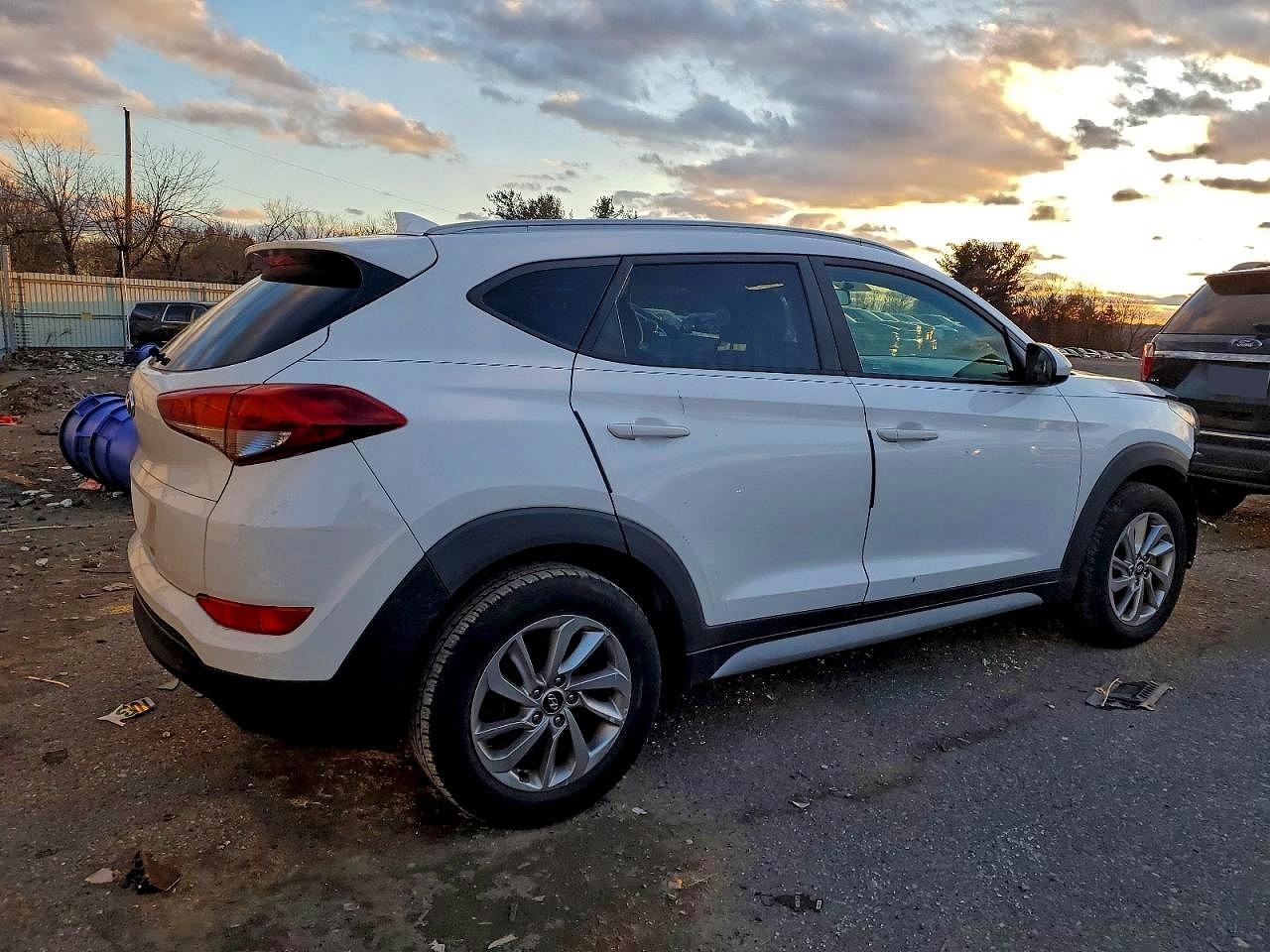 2018 HYUNDAI TUCSON SEL photo 5