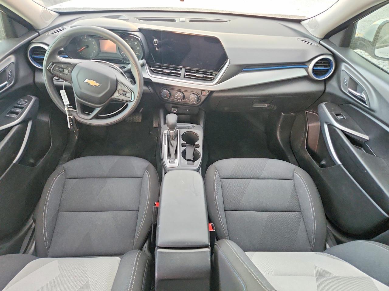 2025 CHEVROLET TRAX LS photo 15