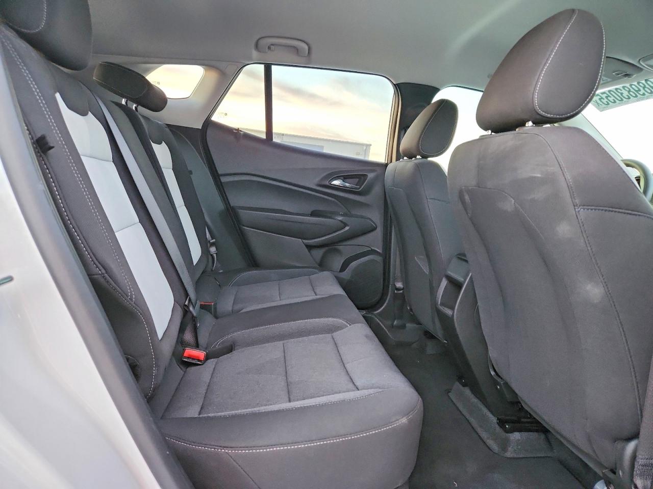 2025 CHEVROLET TRAX LS photo 19