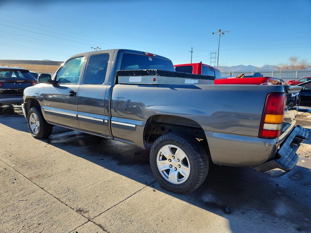 2002 CHEVROLET SILVERADO K1500 photo 2
