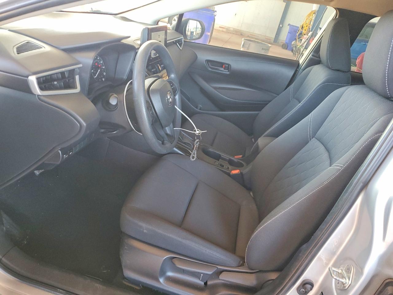 2023 TOYOTA COROLLA LE photo 13