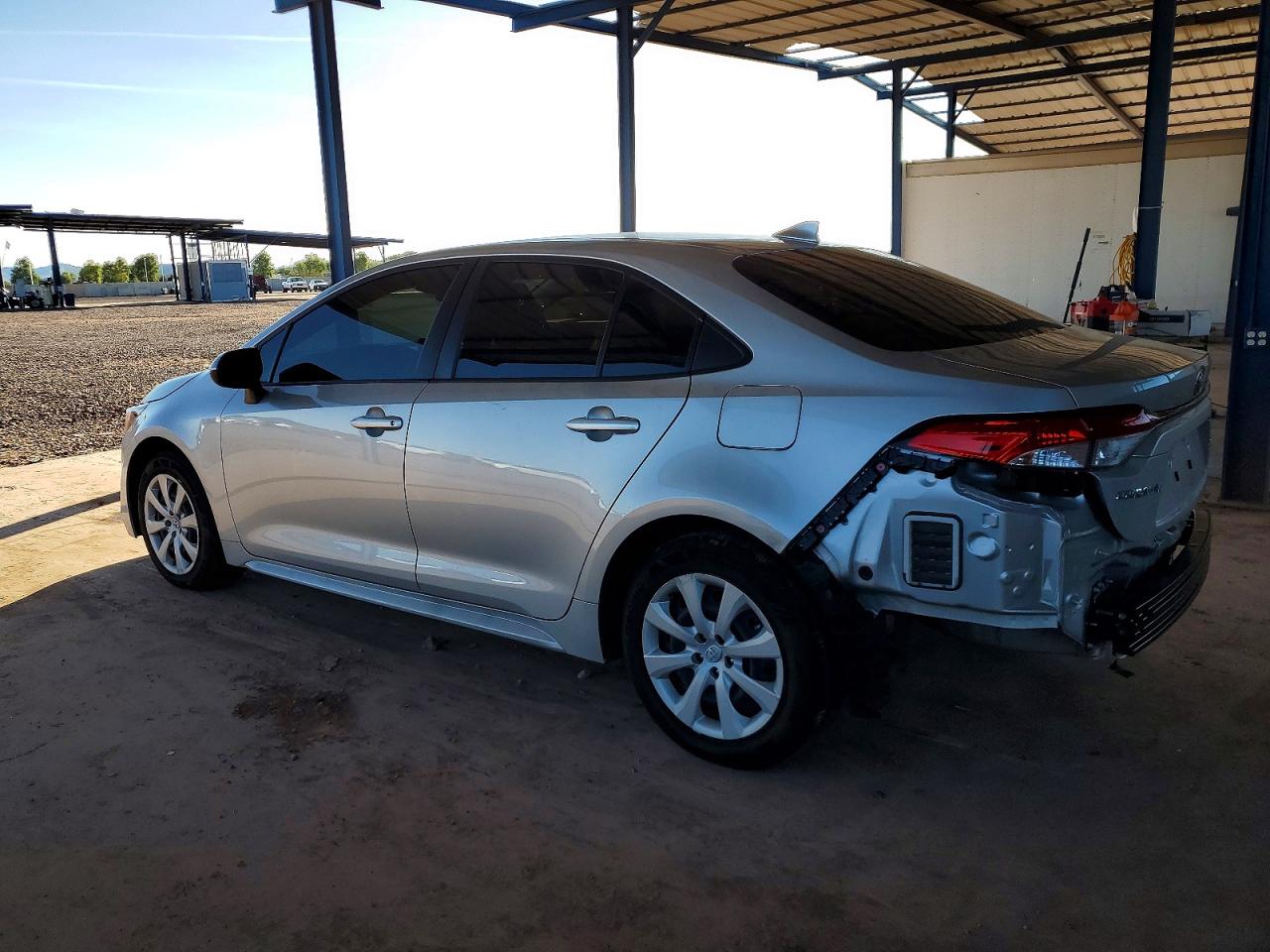 2023 TOYOTA COROLLA LE photo 3