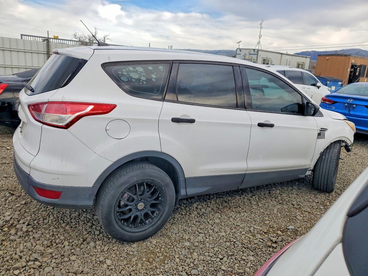 2015 FORD ESCAPE S photo 3