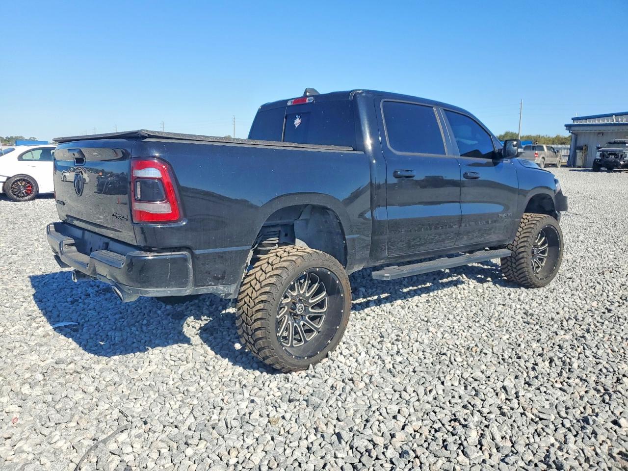 2019 RAM 1500 BIG HORN/LONE STAR photo 3