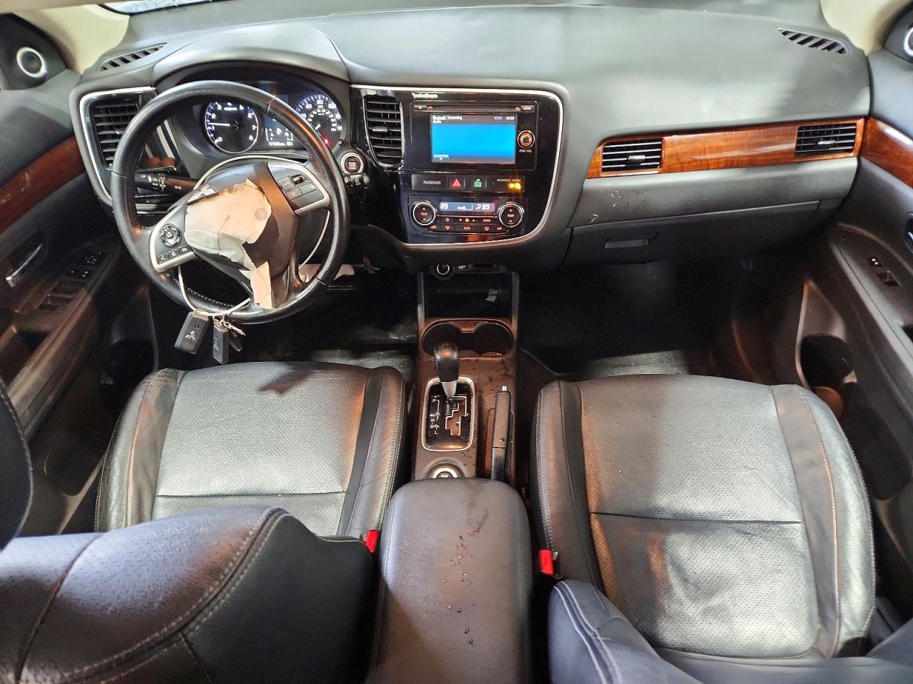 2015 MITSUBISHI OUTLANDER SE photo 8
