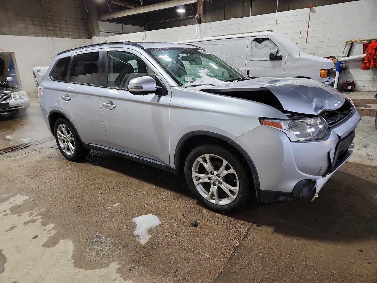 2015 MITSUBISHI OUTLANDER SE photo 4