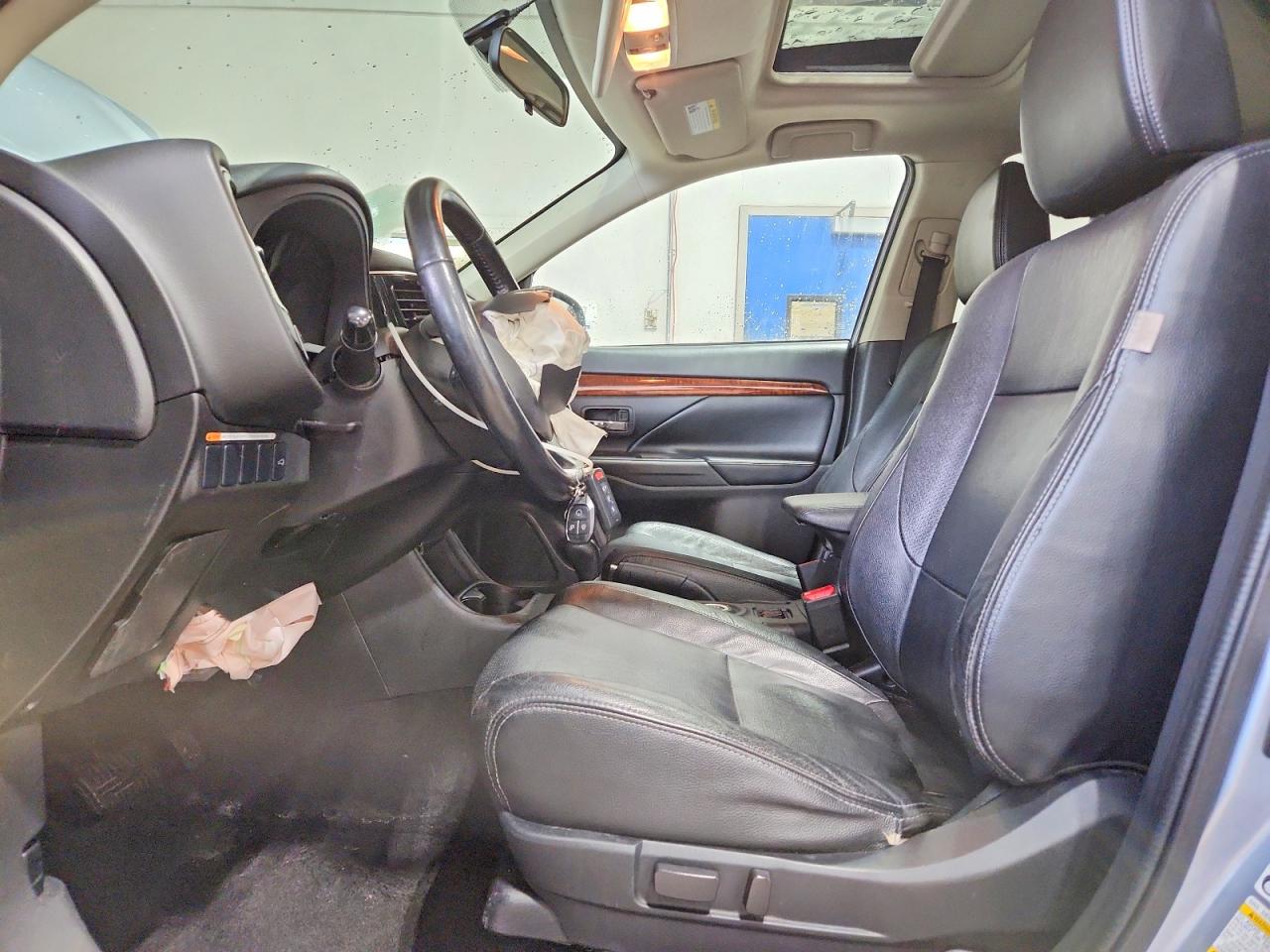 2015 MITSUBISHI OUTLANDER SE photo 7