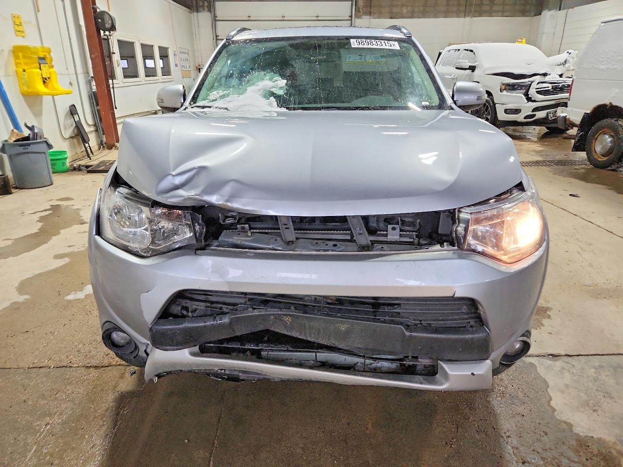 2015 MITSUBISHI OUTLANDER SE photo 5