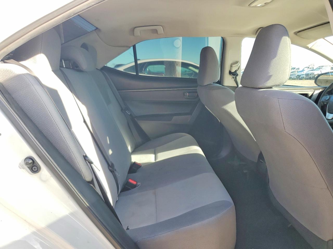 2015 TOYOTA COROLLA L photo 10