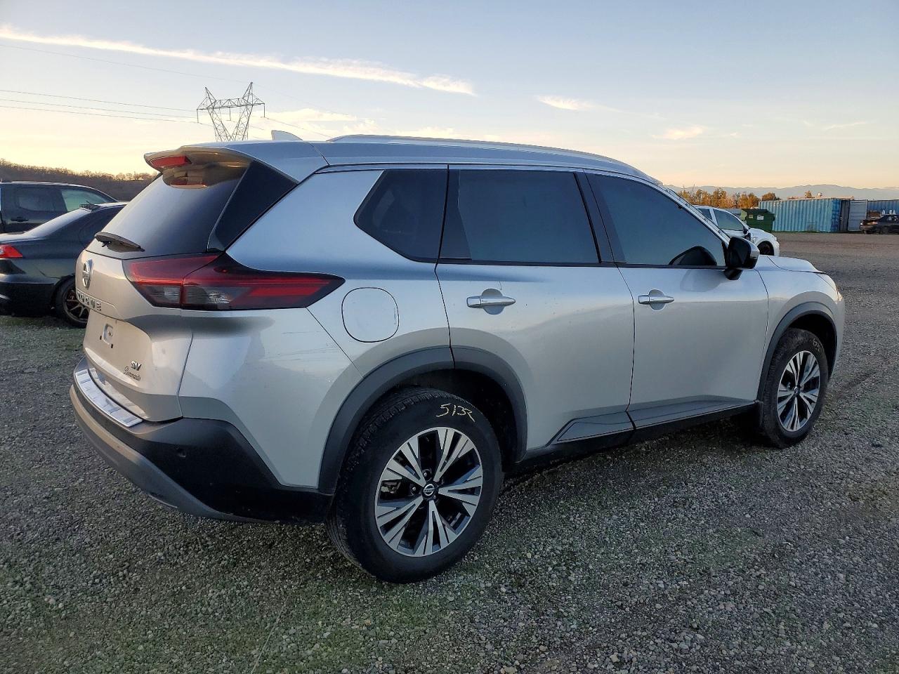 2021 NISSAN ROGUE SV photo 5