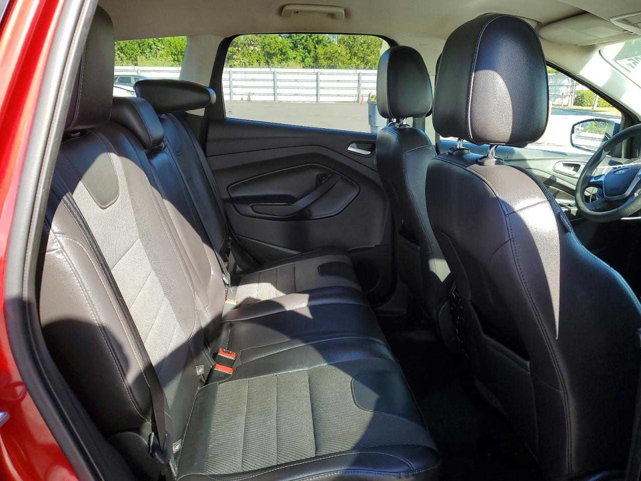 2016 FORD ESCAPE SE photo 11