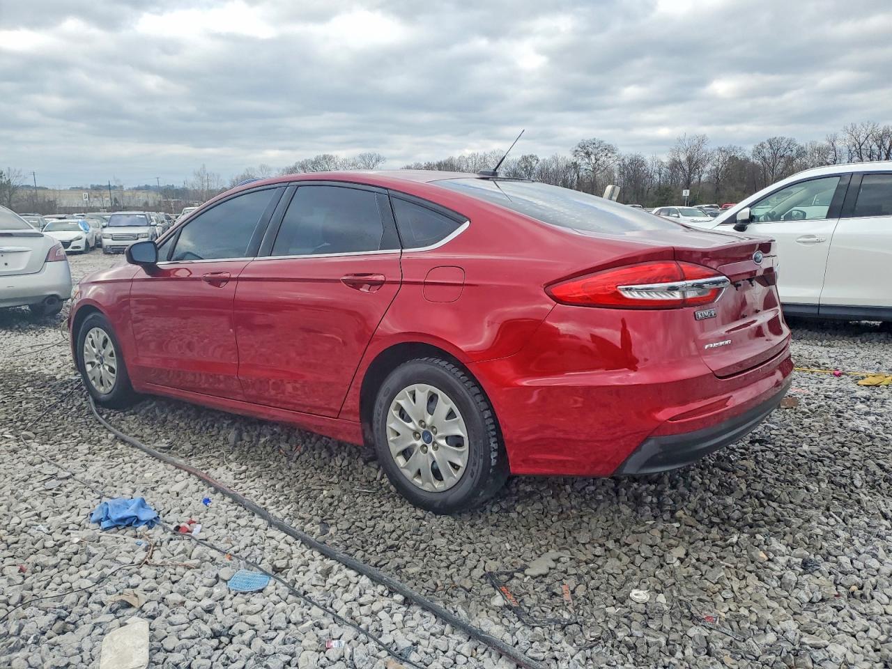 2019 FORD FUSION S photo 2