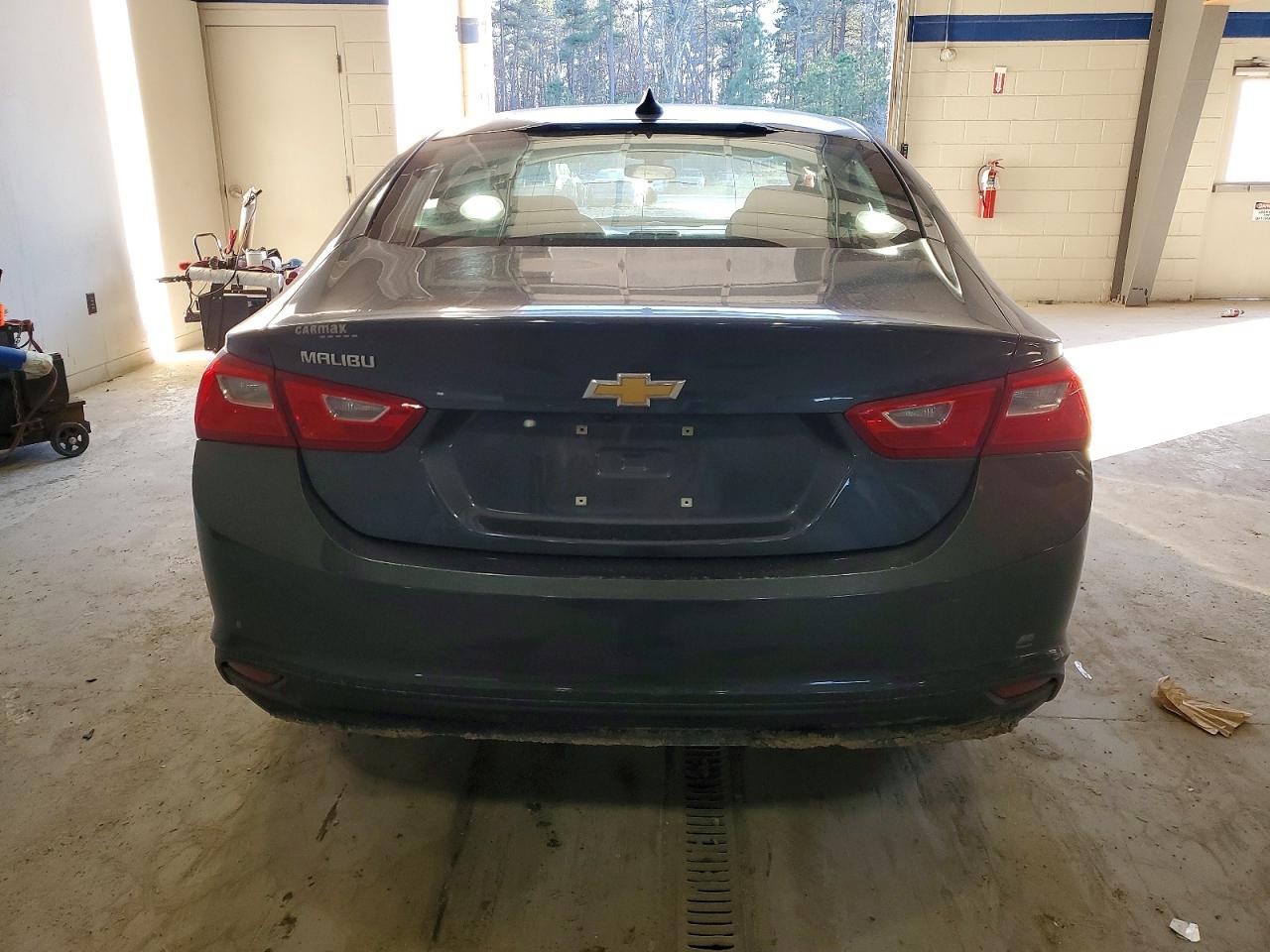 2017 CHEVROLET MALIBU LS photo 6