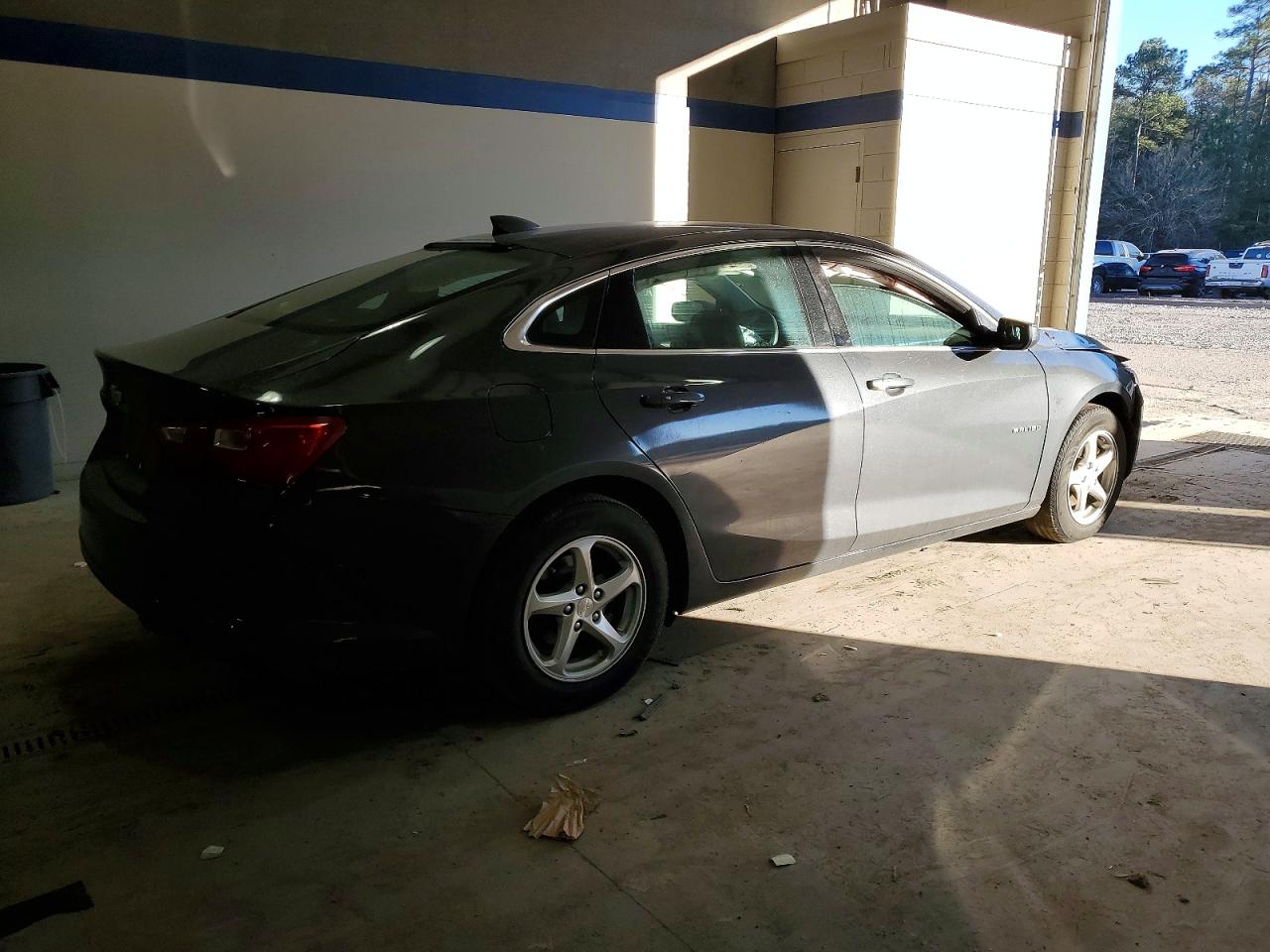 2017 CHEVROLET MALIBU LS photo 3