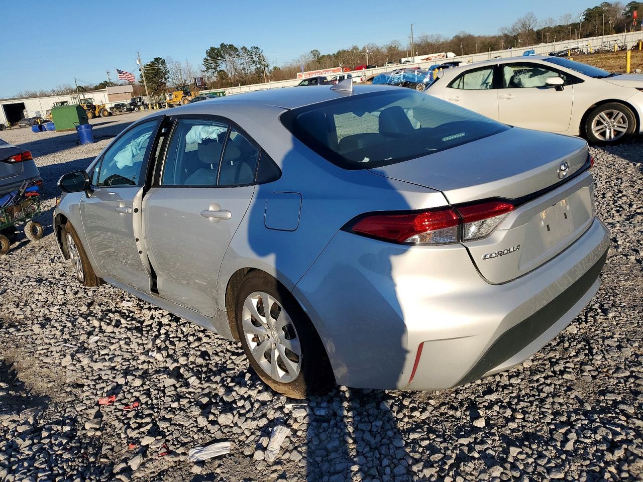 2022 TOYOTA COROLLA LE photo 3