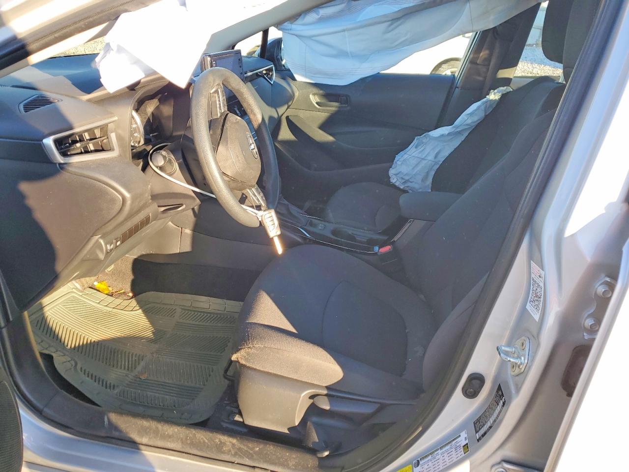 2022 TOYOTA COROLLA LE photo 13