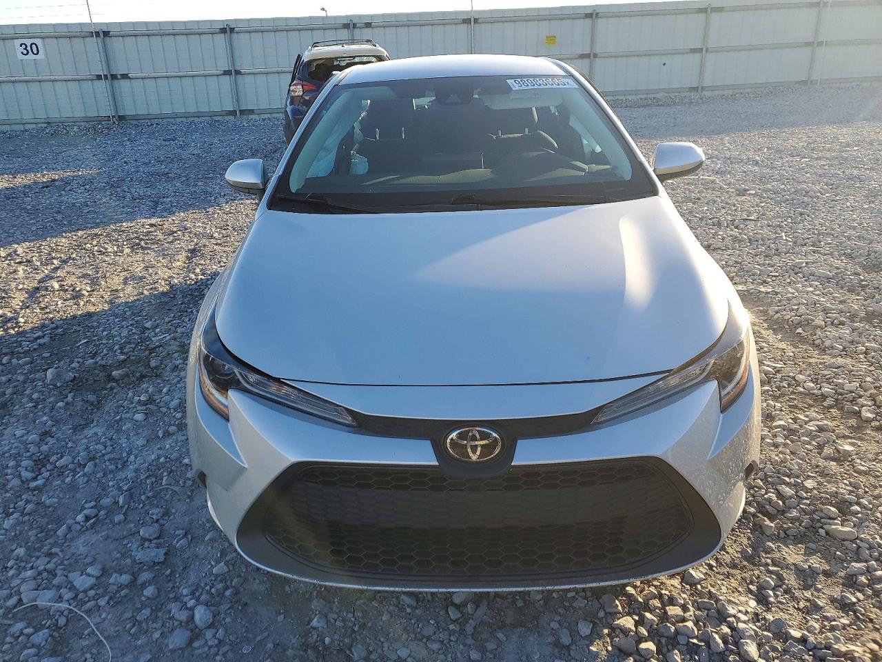 2022 TOYOTA COROLLA LE photo 9