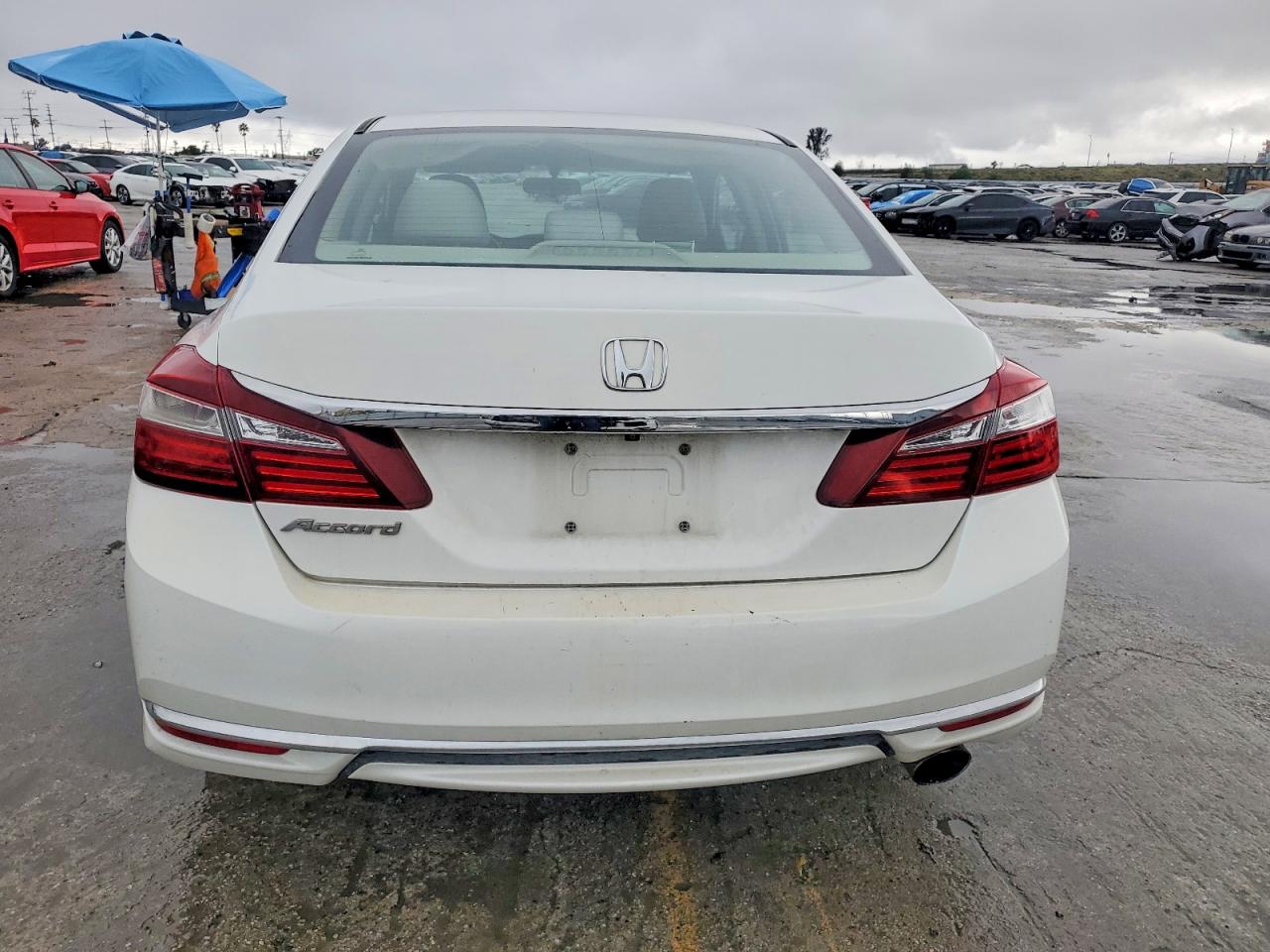2017 HONDA ACCORD LX photo 6