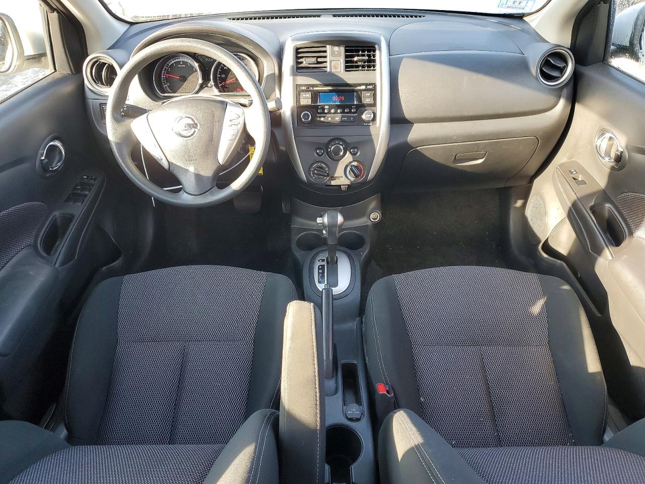2018 NISSAN VERSA S photo 8
