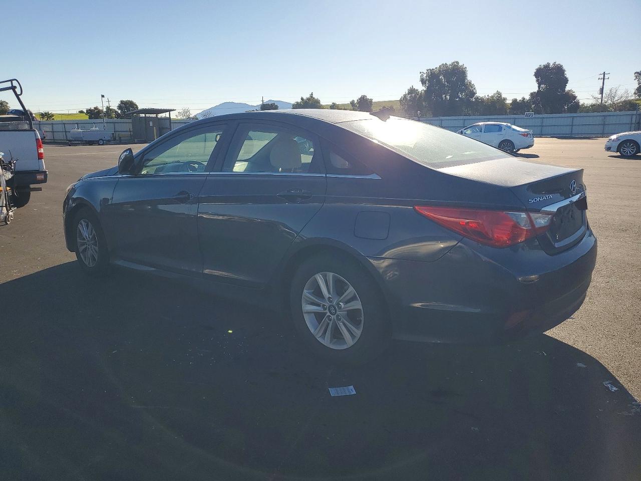 2014 HYUNDAI SONATA GLS photo 2